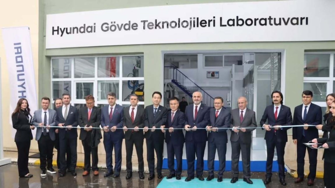 Okulumuzda Hyundai Gövde Teknolojileri Laboratuvarı Açıldı.